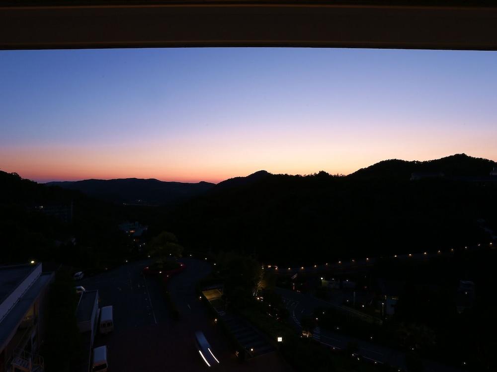 Arima Grand Hotel Kobe Bagian luar foto